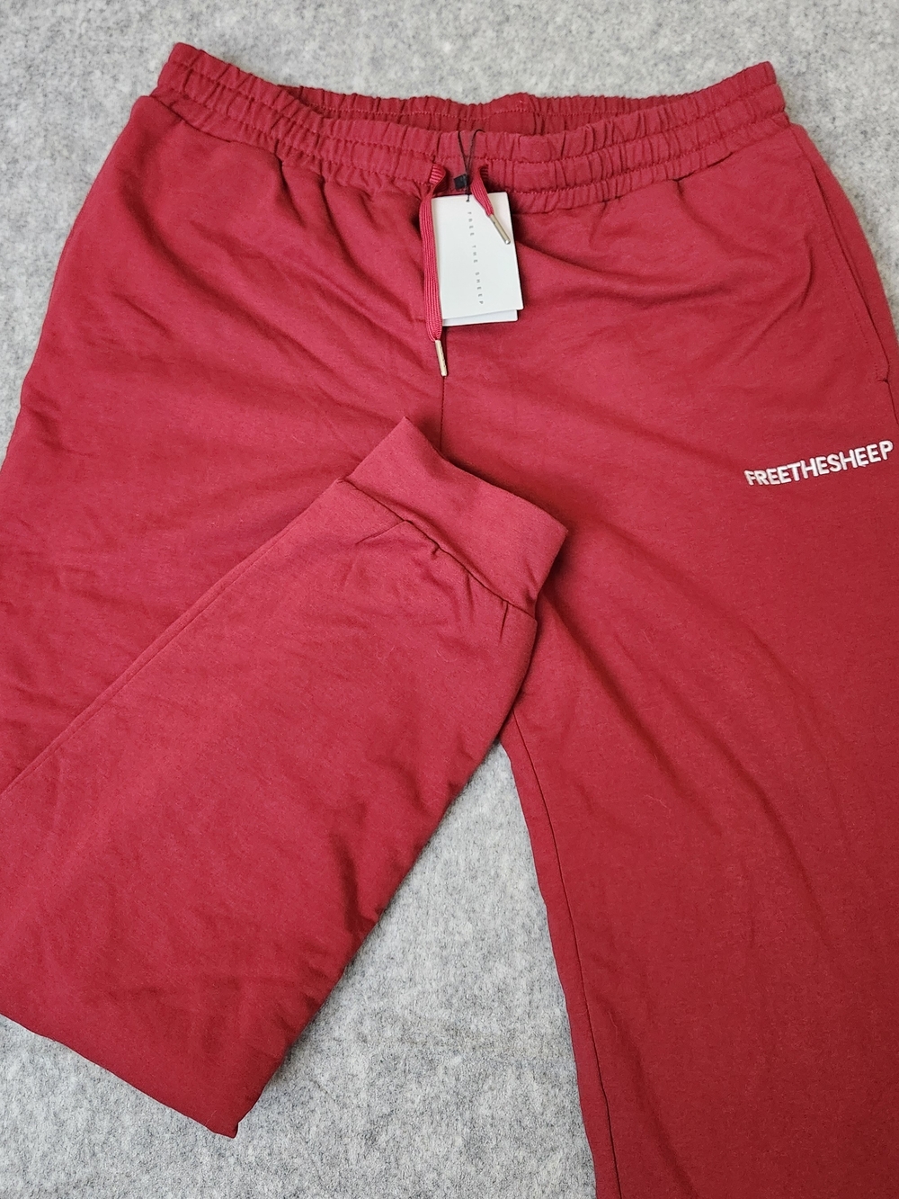 NWT Free The Sheep Cotton Cloud Jogger Sensory Unisex XL Red Sherpa Lined Heavy